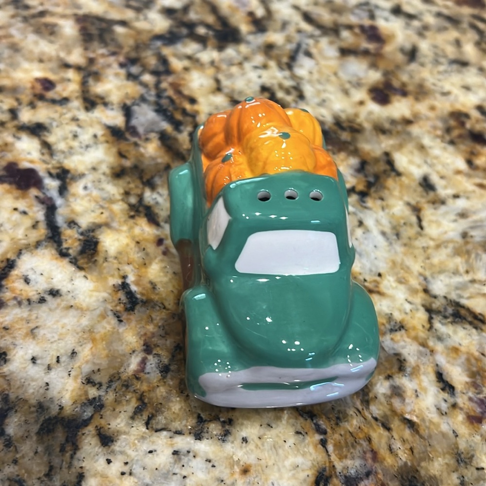 Celebrate it. Fall salt and pepper shakers. - Picture 3 of 4